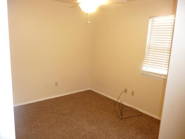 Foto del edificio - 114 SE Trenton Rd