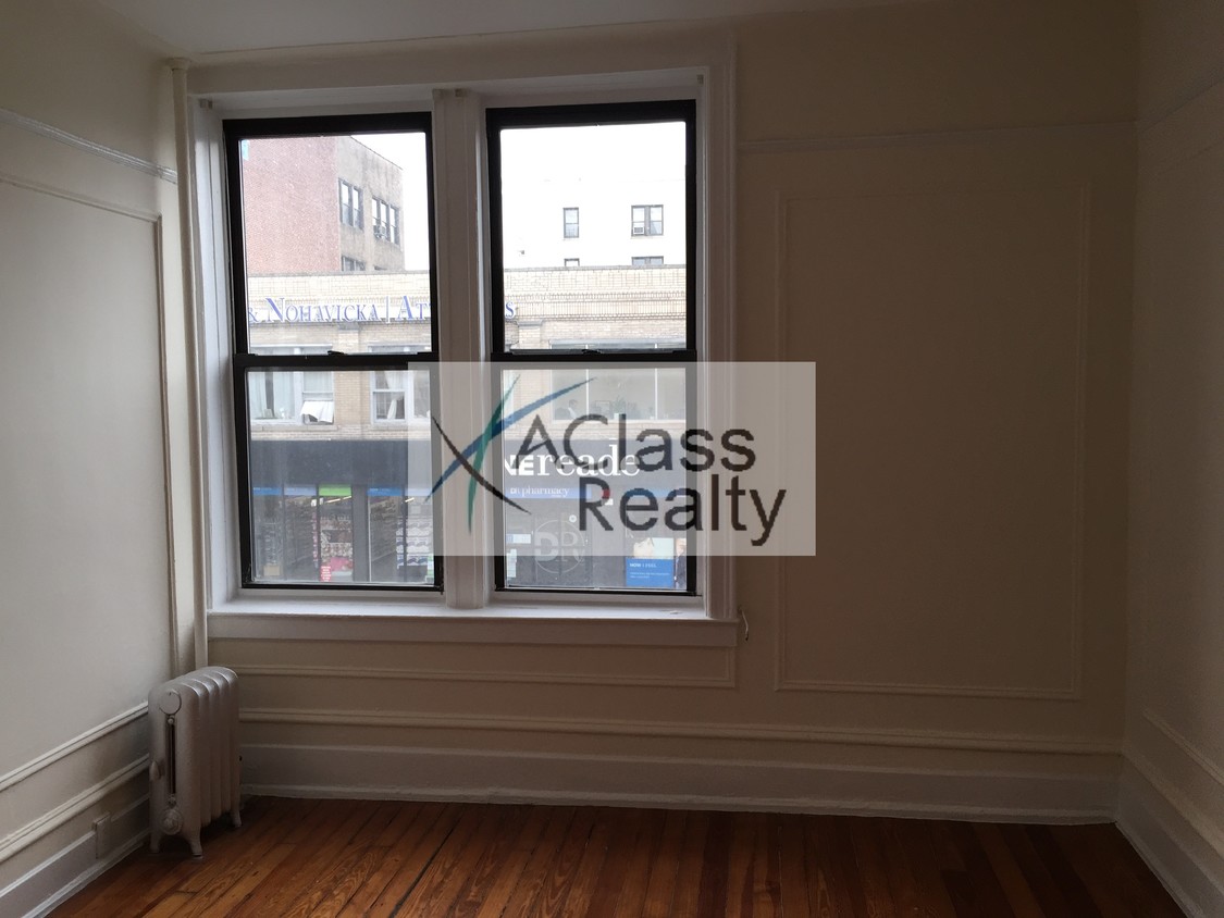 Primary Photo - 3507 Broadway