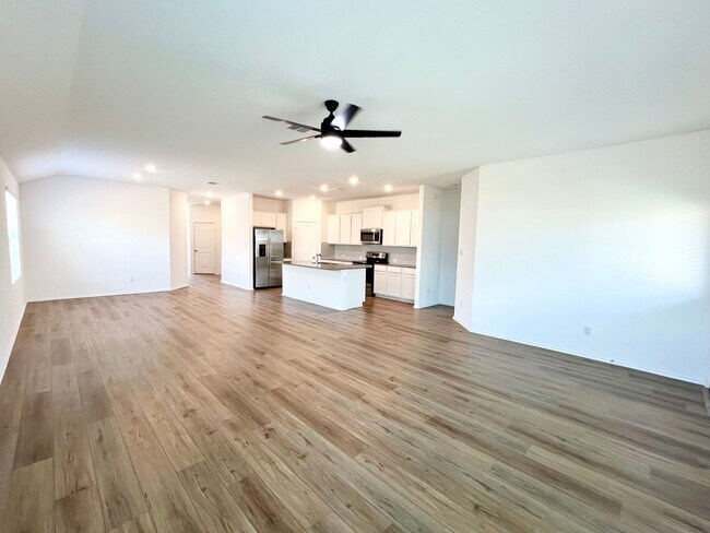 Building Photo - COMING SOON - MID MAY