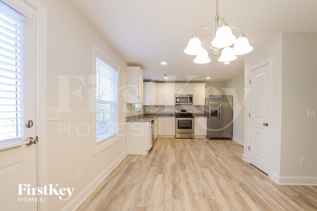 Foto del edificio - 6631 Rockwell Blvd W