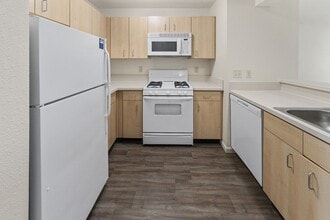 Building Photo - Hunters Pond Apartment Homes