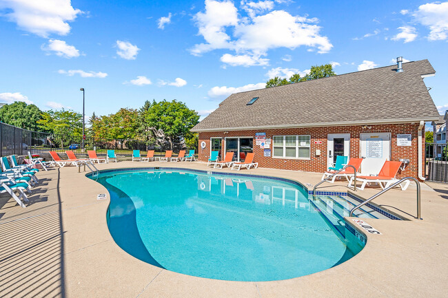 The Landmark At Hatchery Hill Pool - The Landmark at Hatchery Hill