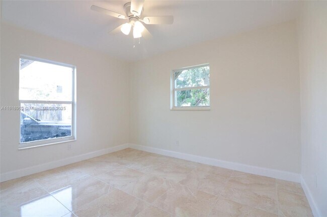 Foto del edificio - 3014 NW 6th St