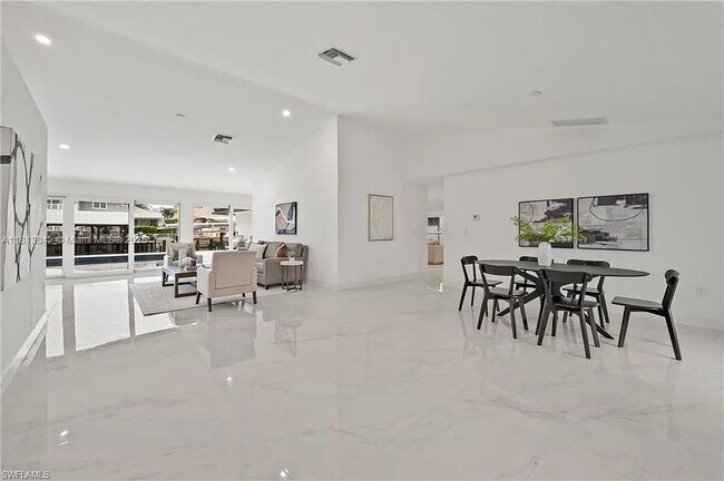 Foto del edificio - 291 Heron Ave