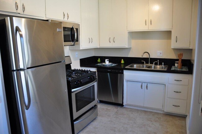 Foto principal - 5554 Harold Way