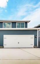 Building Photo - 304 Marsh Ln