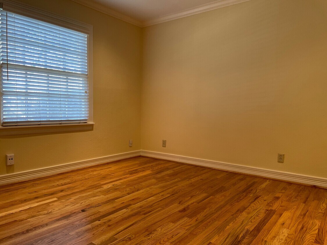 Foto del edificio - 1750 Wroxton Ct