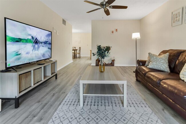 Foto del edificio - 7300 NW 17th St