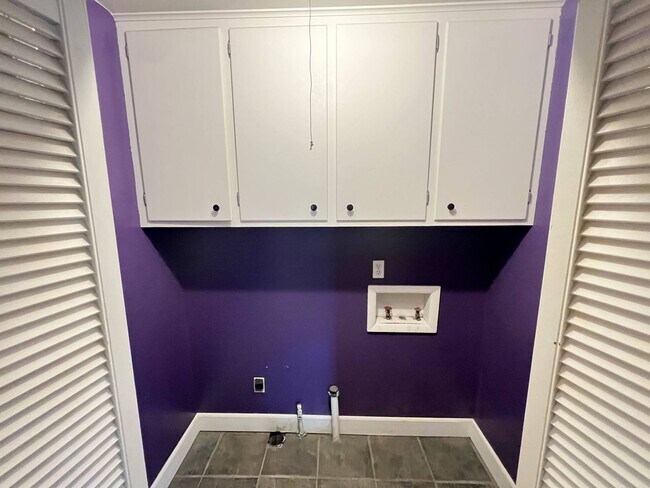 Building Photo - 3 Bed 1 Bath Springfield, MO