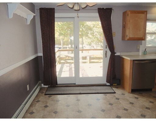 Building Photo - 305 Club Valley Dr