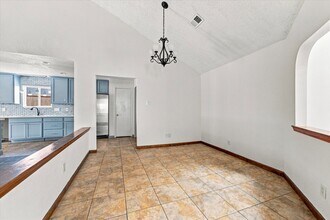 Building Photo - 15919 Barbarossa Dr