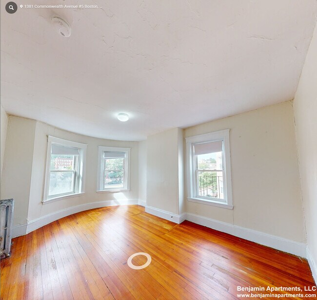 Foto del edificio - 1381 Commonwealth Ave