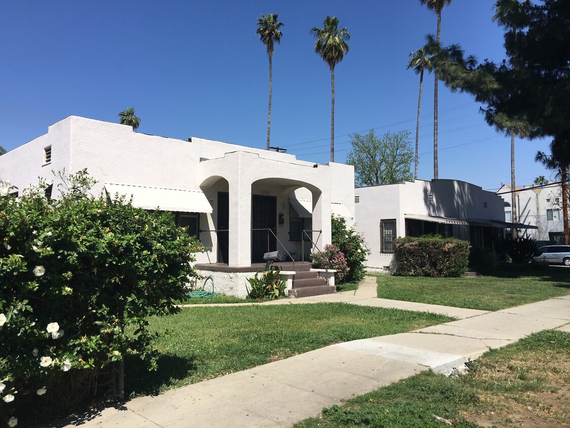 Foto principal - 14307 Friar St