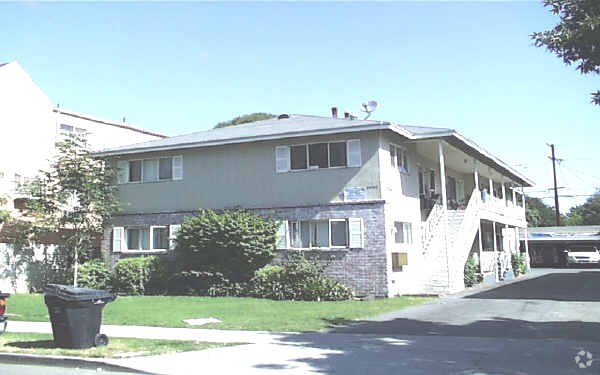 Foto del edificio - 14155 Gilmore St