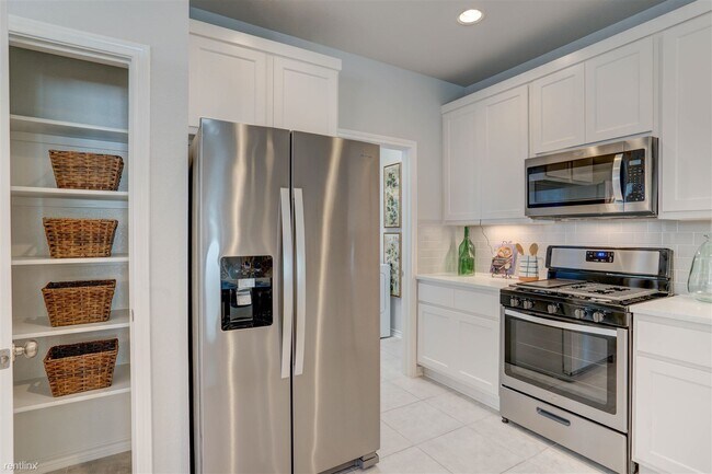 Building Photo - 3 br, 2.5 bath House - 1656 Artesian Spgs ...