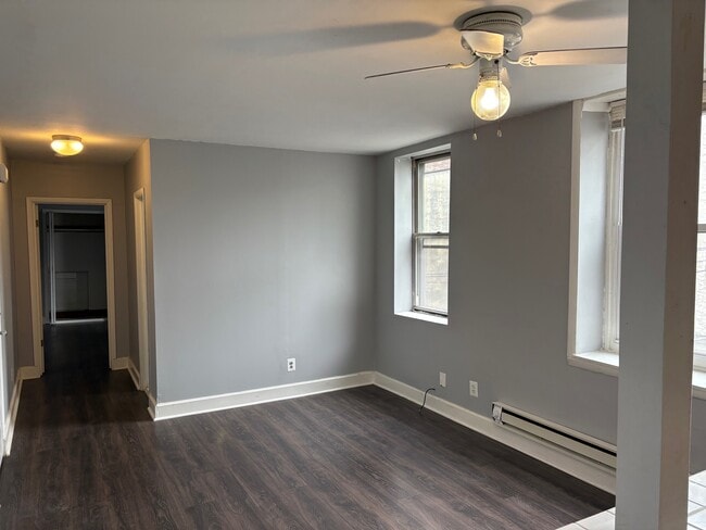 Building Photo - 808 S 6th St