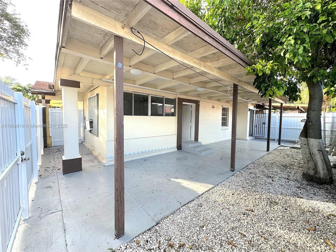 Primary Photo - 4763 NW 3rd St