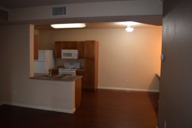 Foto del edificio - 501 Gibson Dr