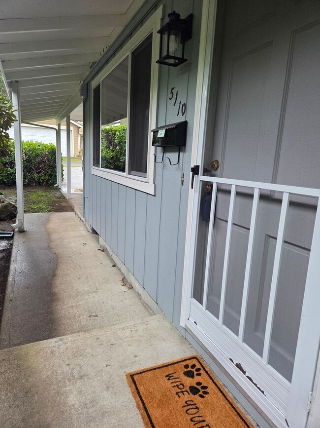Building Photo - S185 Duplex
