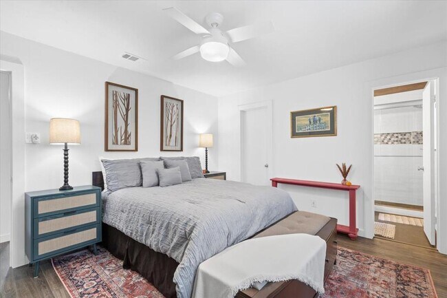 Building Photo - 9820 Briar Ridge Dr
