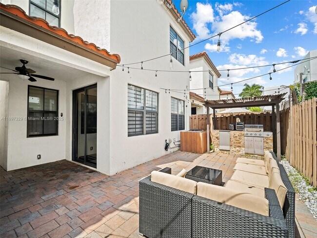 Building Photo - 10343 NW 70th Ln