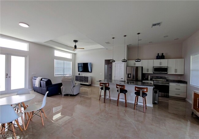 Building Photo - 2116 NE 22nd Ave