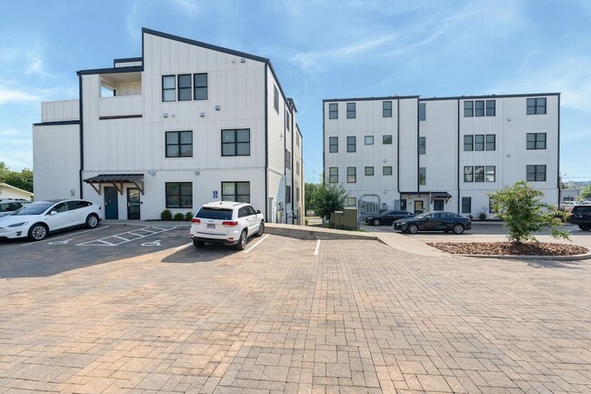 Building Photo - 4405 Kentucky Ave