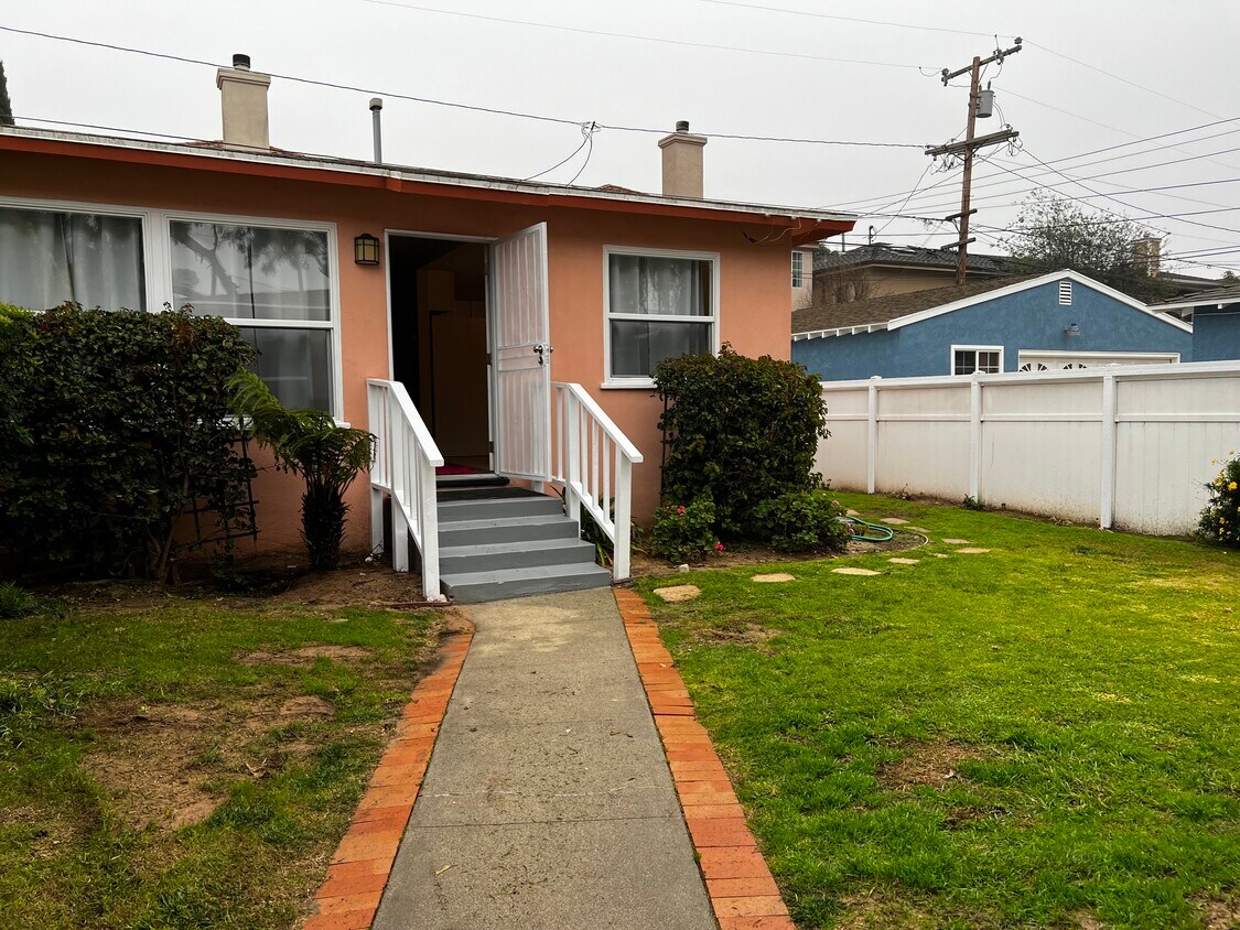Primary Photo - 18402 Kingsdale Ave