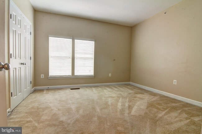 Building Photo - 22761 Fountain Grove Square
