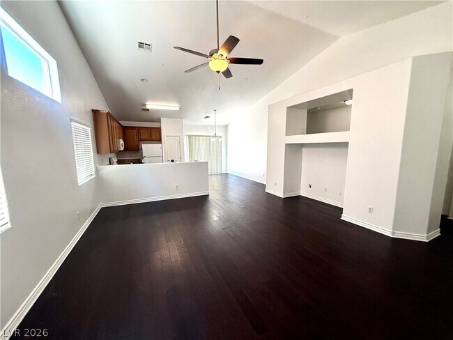 Foto del edificio - 6613 N McCarran St