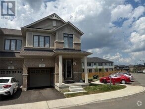 Building Photo - 15 Blacklock St
