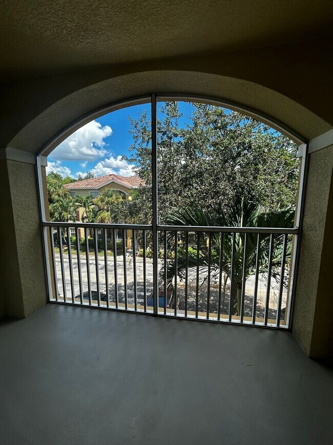 Foto del edificio - Spacious 1-Bedroom in “The Residence” FIRS...