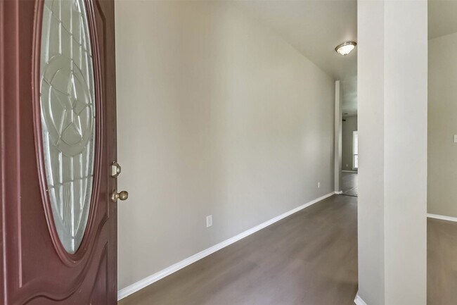 Foto del edificio - 15838 Mossy Shores Ct