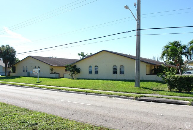 Foto del edificio - 481 Banks Rd Margate, FL 33063