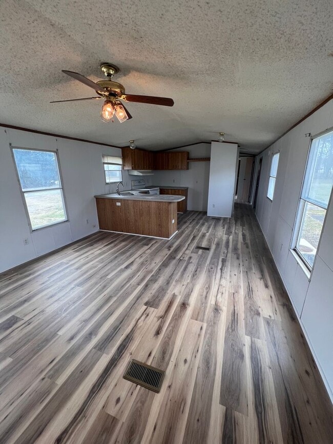 Building Photo - Mobile Home with 2 Bed 1 Bath in Benton