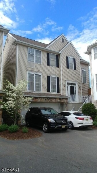 Primary Photo - 95 Arrowgate Dr