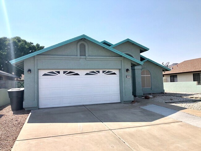 Foto del edificio - Great 3 Bedroom, 2 Bathroom Home in Quiet Neighborhood!