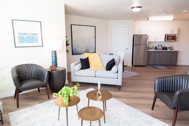 Foto del edificio - Sequoia Grove Retirement Living