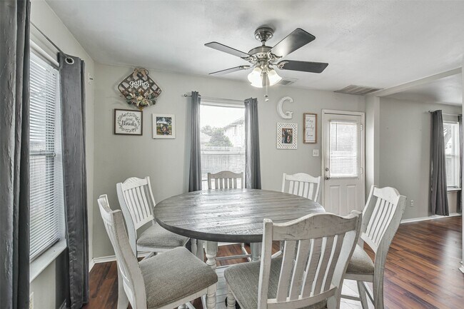 Building Photo - 11735 Pebble Sands Dr