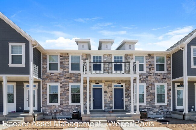 Foto del edificio - 4 br, 3.5 bath House - 777 North 2050 West...