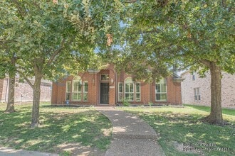 Building Photo - 11853 Del Rio Dr