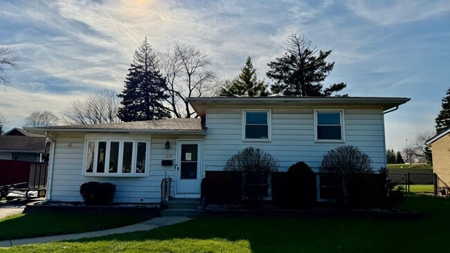 17526 Shirley Dr