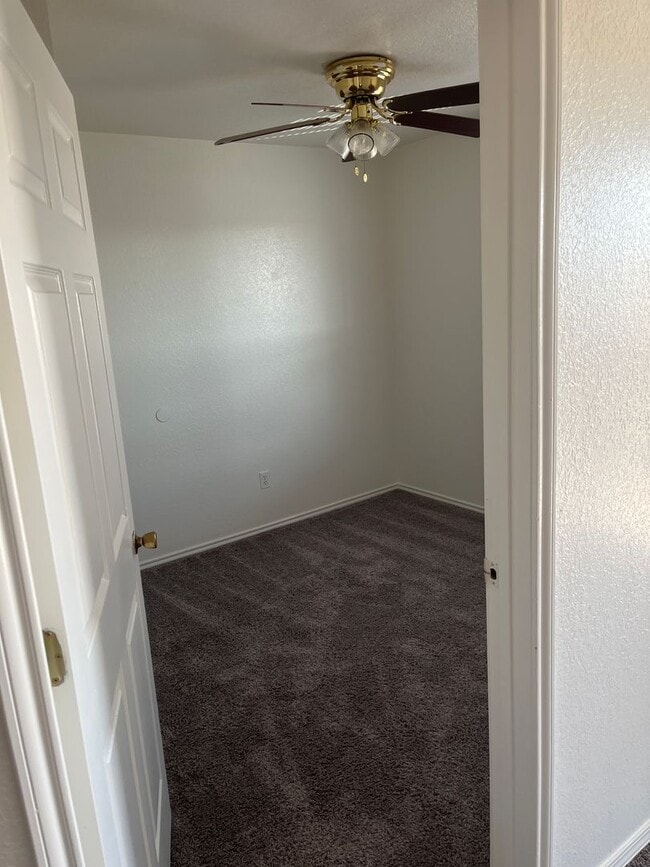 Foto del edificio - 3114 Oak Ln