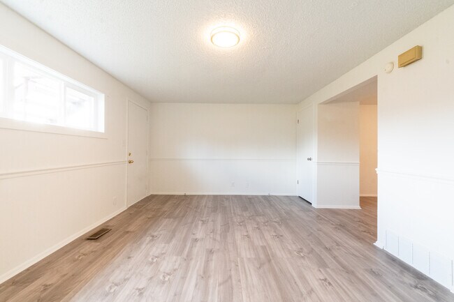 Building Photo - 650 S 500 E