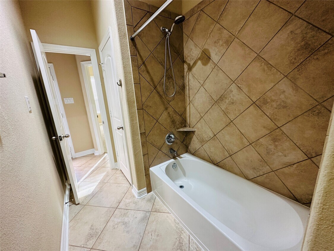 Foto del edificio - 21927 Field Green Dr