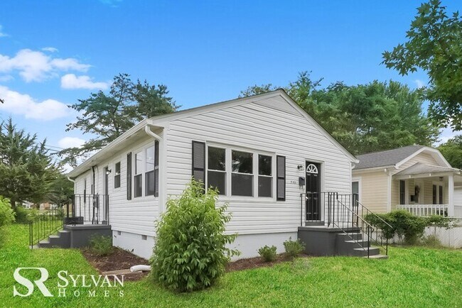 Building Photo - Easy living in this 3BR 1BA home