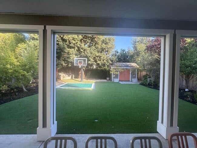 Foto del edificio - 68 Walnut Ave