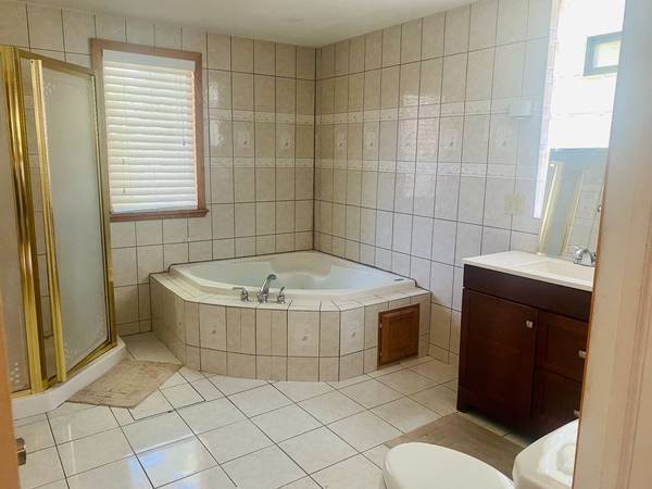 Bathroom 1 - 3440 17th Ave S