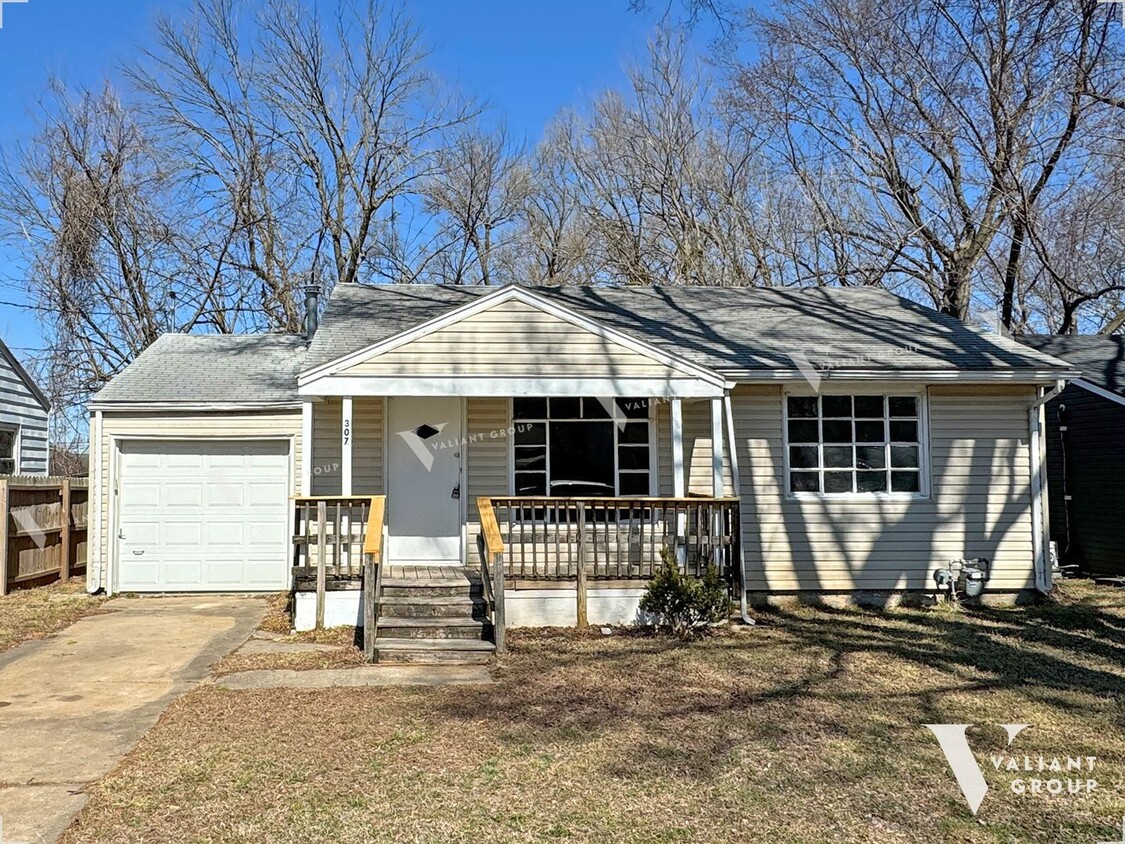 Primary Photo - Inviting 2-Bedroom, 1-Bathroom Rental Home...