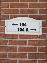 Building Photo - 104 S Parke St
